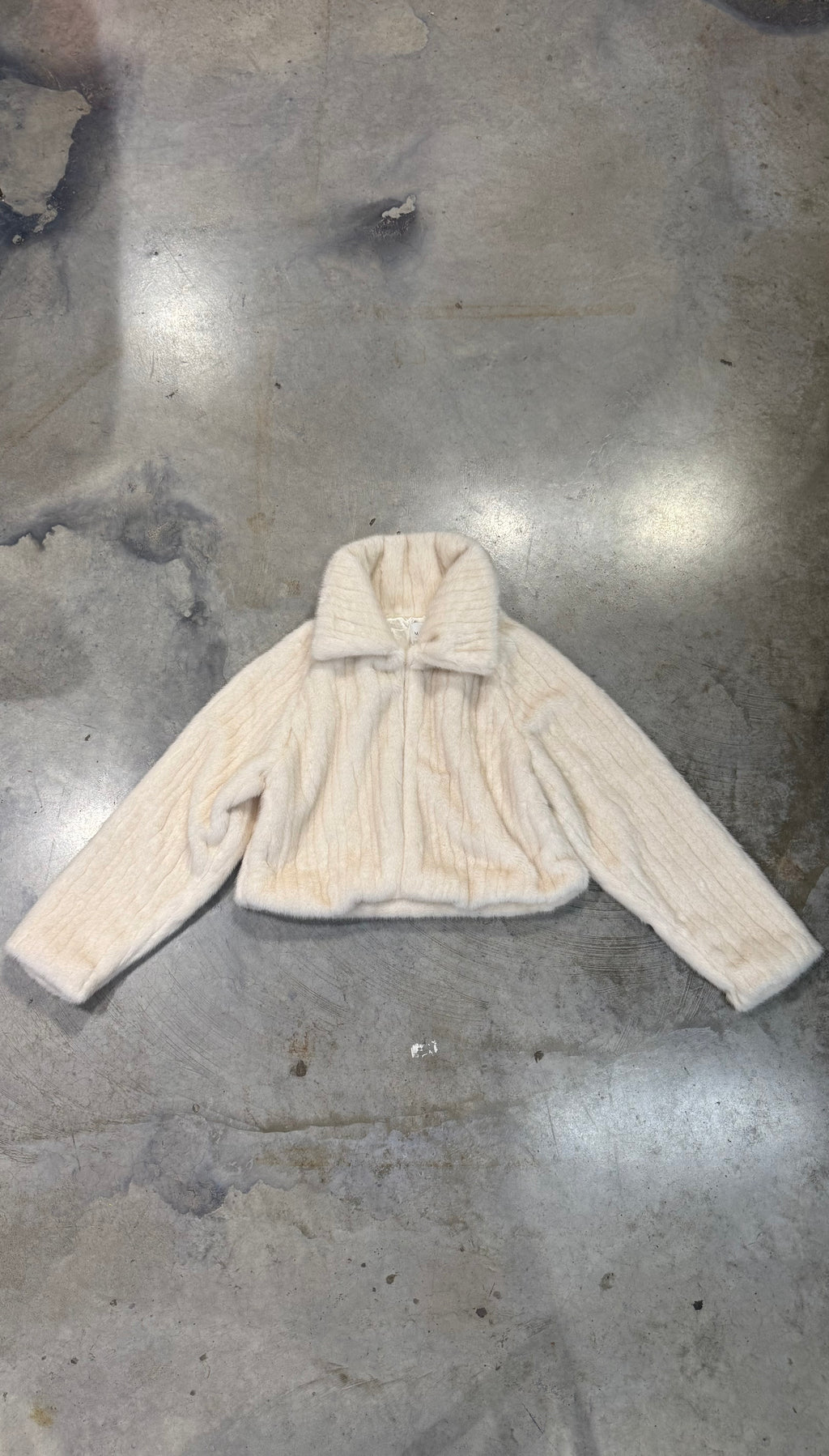 CROPPED FUR COAT