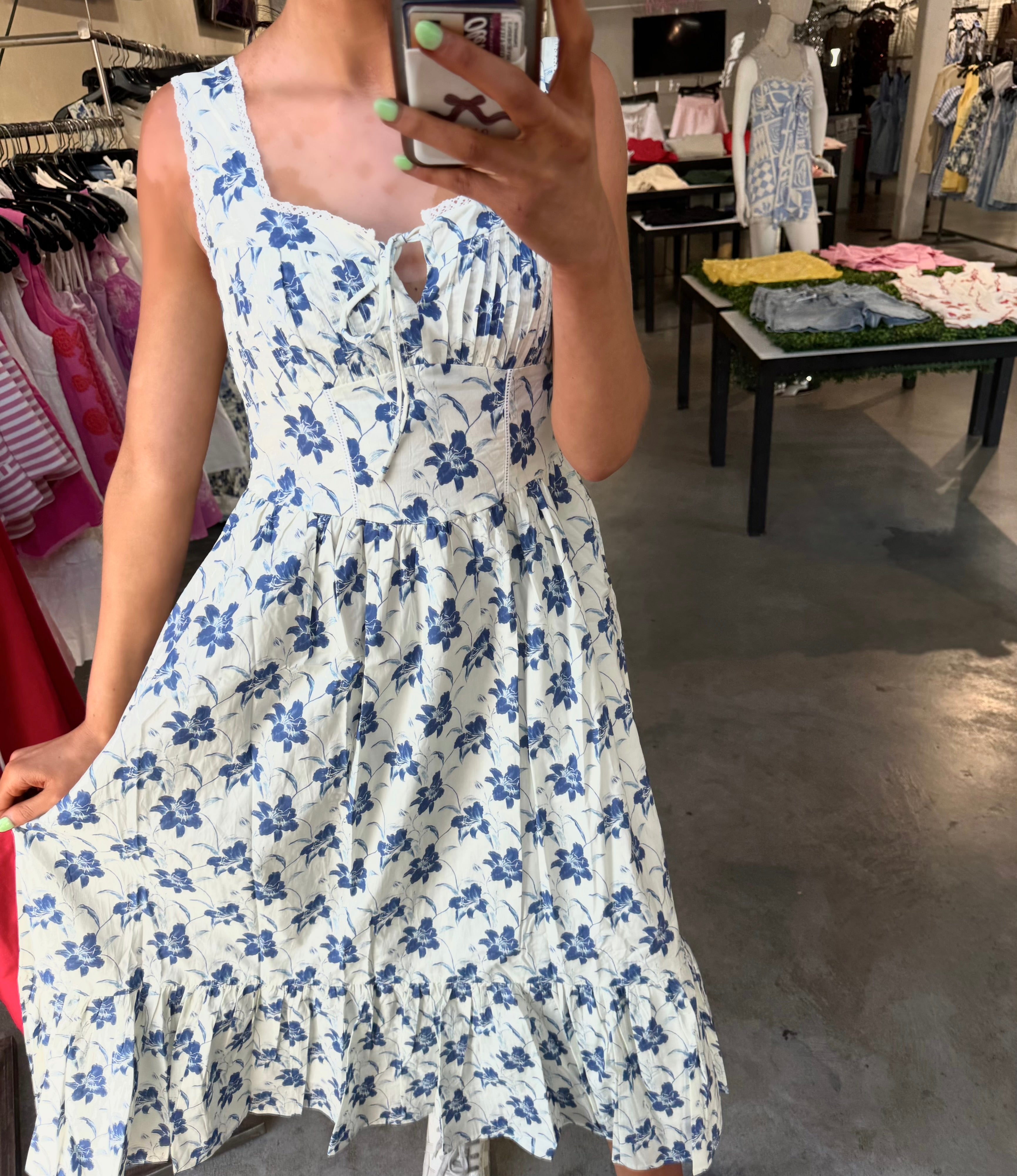 NIKKI MIDI DRESS