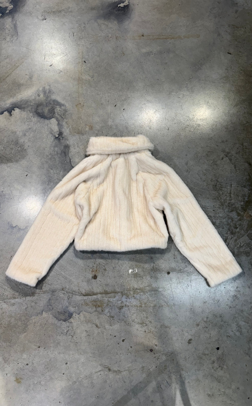 CROPPED FUR COAT
