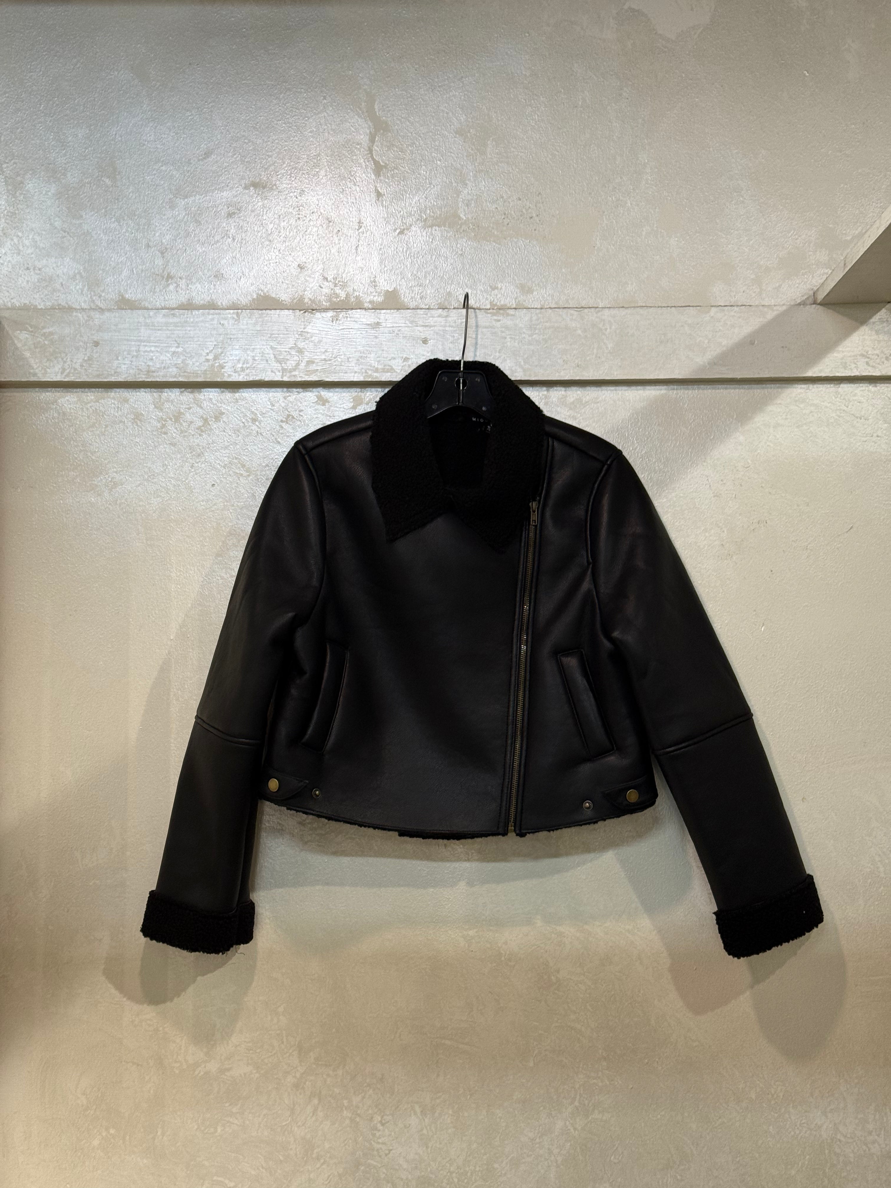 BLACKOUT SHERPA JACKET