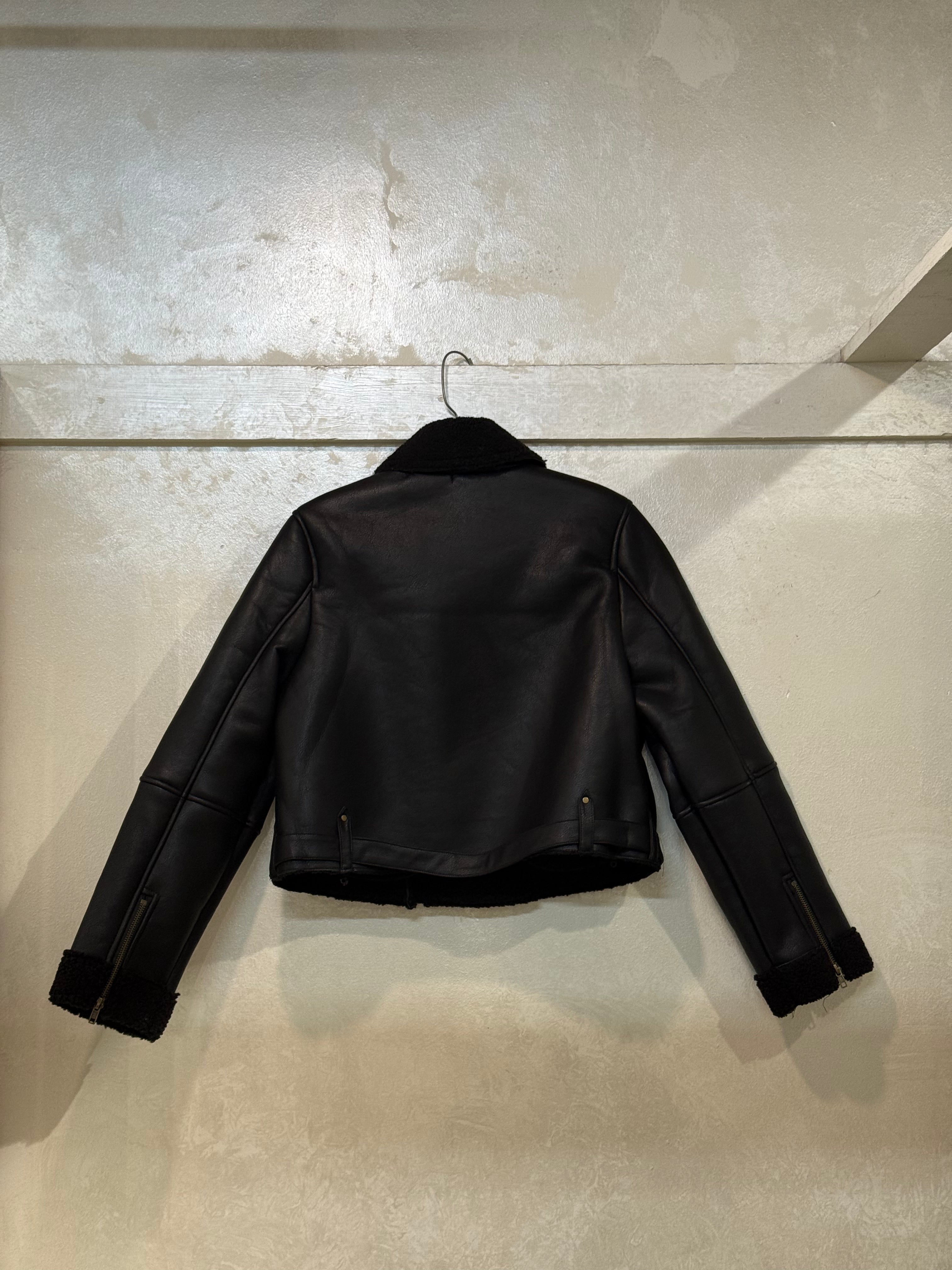 BLACKOUT SHERPA JACKET
