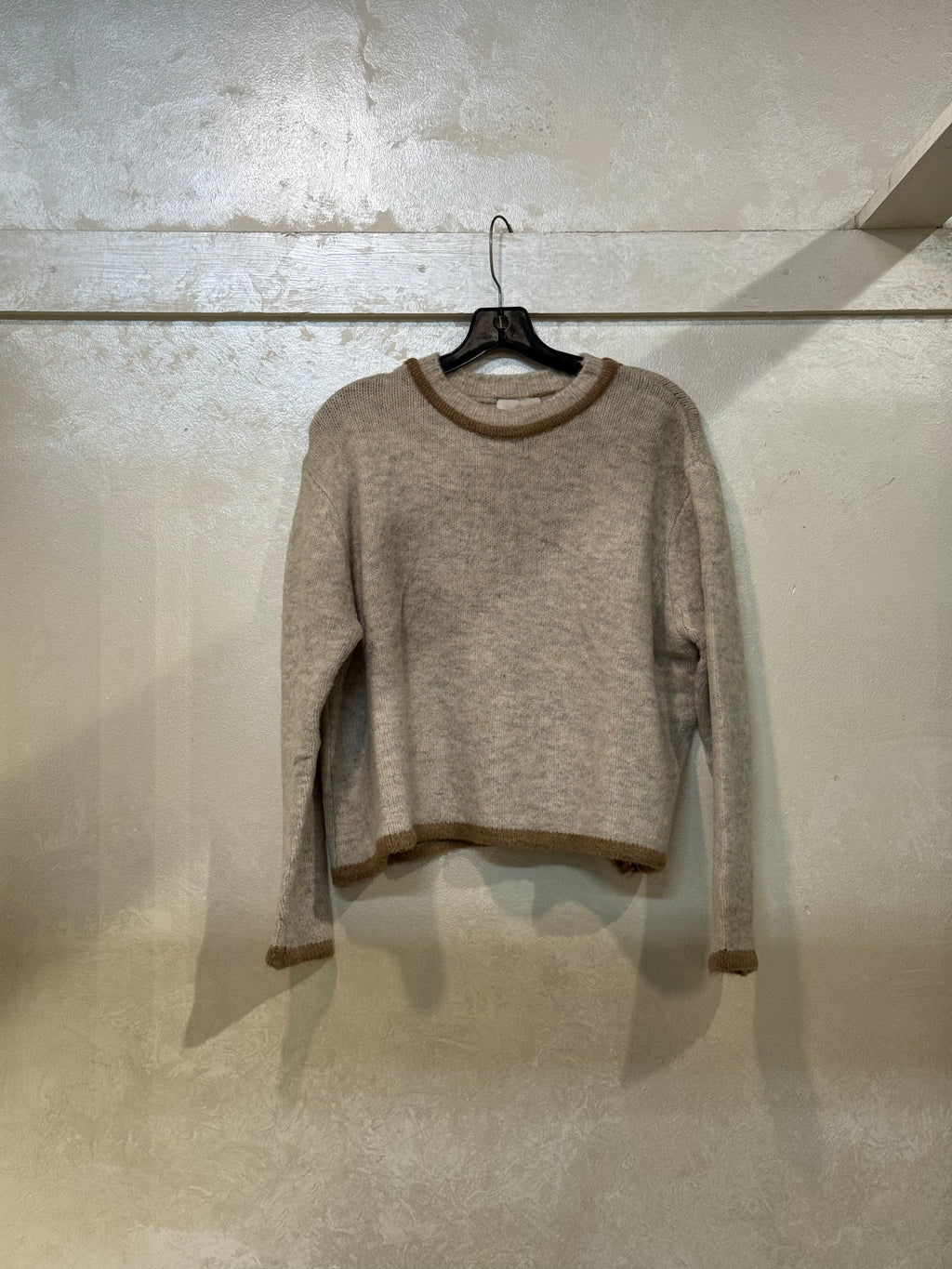 ANNA OPEN SWEATER TOP