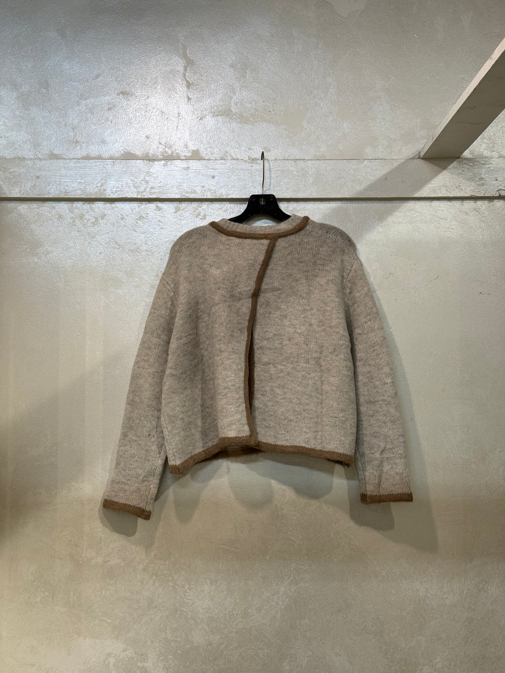 ANNA OPEN SWEATER TOP